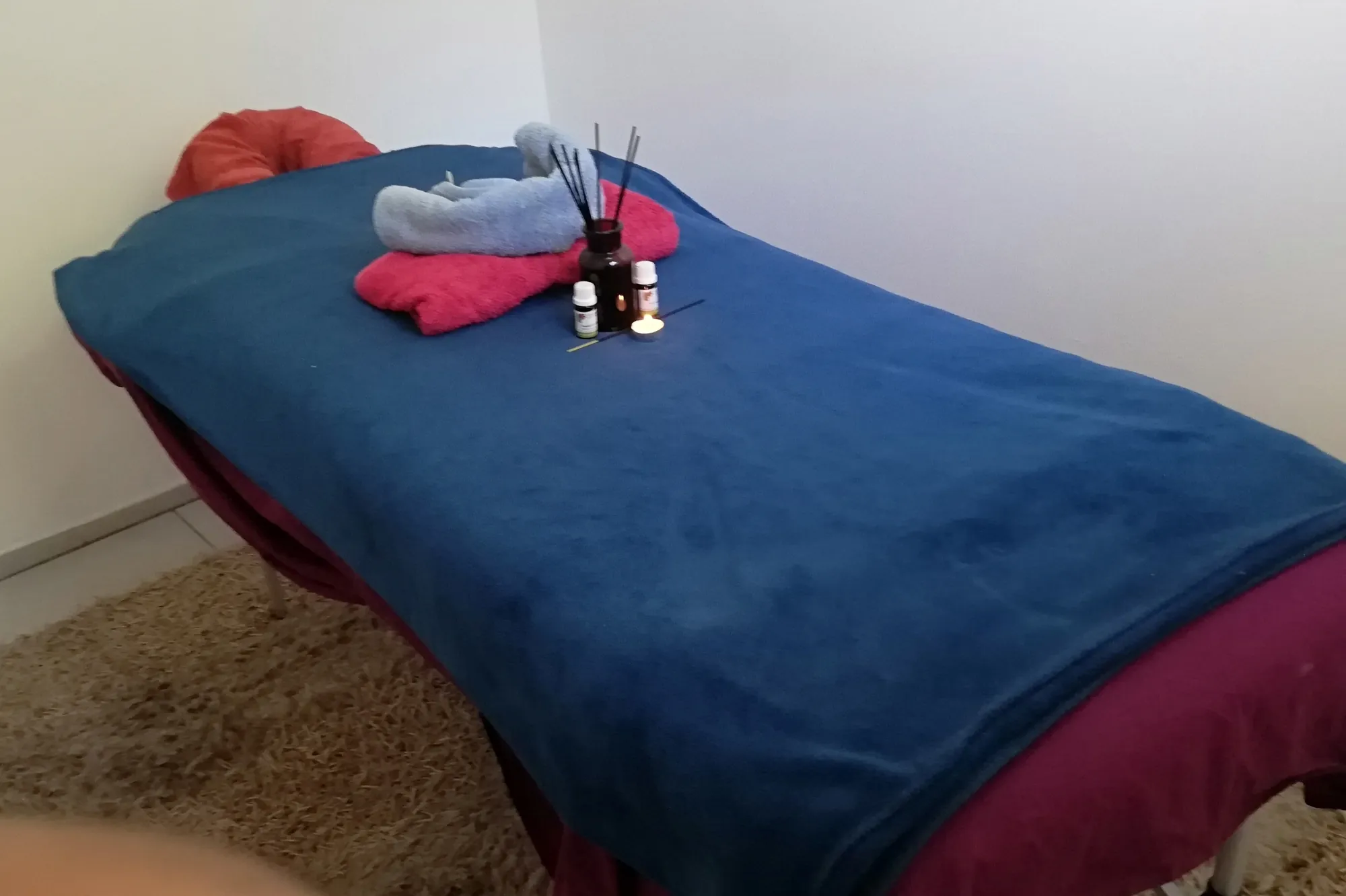 Thai spa treatment room – serene environment for women